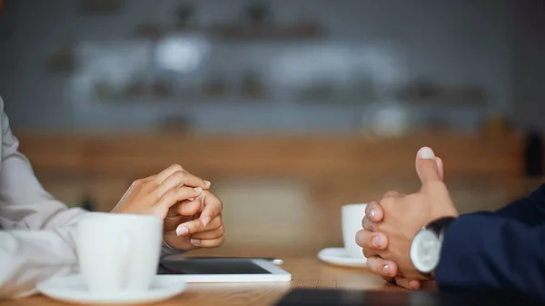 手組のお見合い